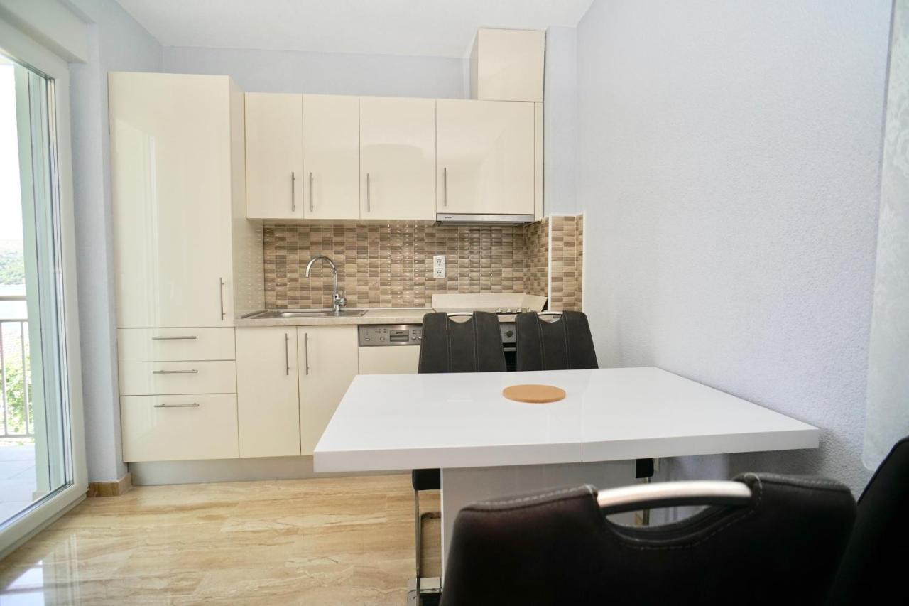 Trogir-Luxury Villa Sapphirus Seget Vranjica Buitenkant foto
