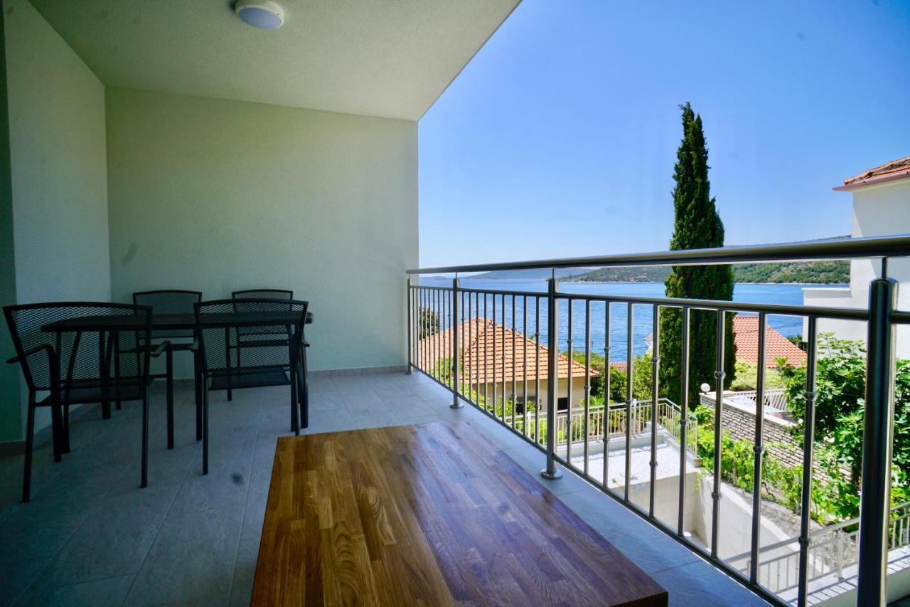 Trogir-Luxury Villa Sapphirus Seget Vranjica Buitenkant foto